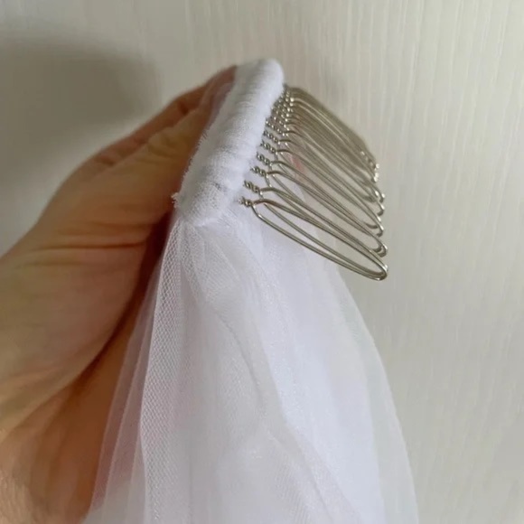 Designer White Fingertip Wedding Veil - Picture 5 of 7
